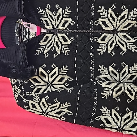 Wool & Cashmere Blend Zip Up Snowflake Sweater - Picture 5 of 6